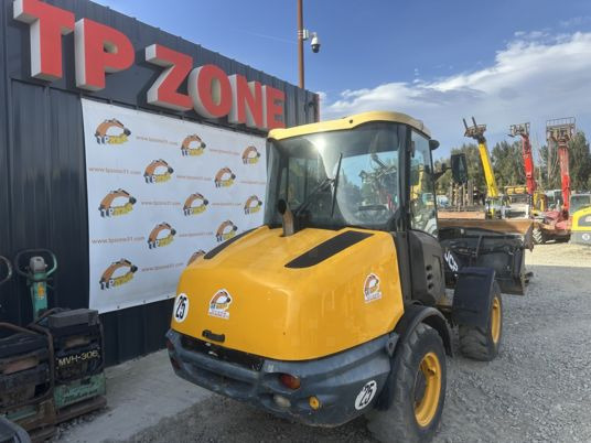 JCB 406 à 23500 € HT - Compact loader: picture 5 JCB 406 à 23500 € HT - Compact loader: picture 5