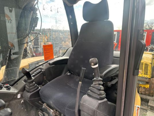 Crawler excavator Mecalac 8MCR à 27500€ HT: picture 9