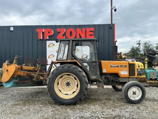 Renault TRACTEUR 75-32 à 9900 € HT - Other machinery: picture 1 Renault TRACTEUR 75-32 à 9900 € HT - Other machinery: picture 1