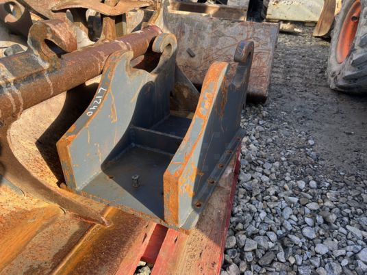 Platine à boulonner mecalac Connect - Quick coupler: picture 3 Platine à boulonner mecalac Connect - Quick coupler: picture 3