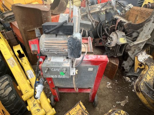 Scie à matériaux électrique IMER - Tool/ Equipment: picture 3 Scie à matériaux électrique IMER - Tool/ Equipment: picture 3