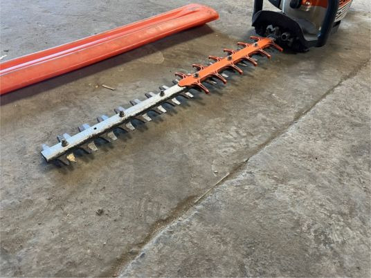 Taille haies thermique STIHL HS 82 R - Garden equipment: picture 5 Taille haies thermique STIHL HS 82 R - Garden equipment: picture 5