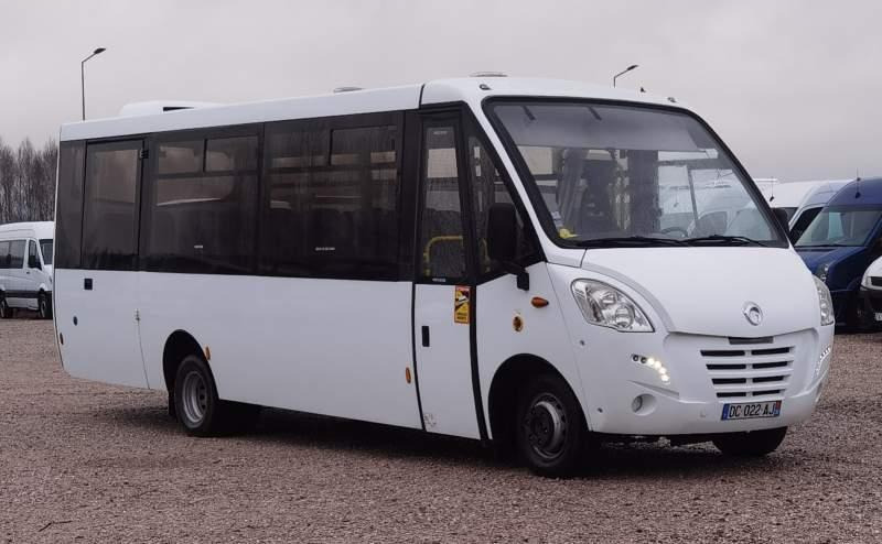 Iveco Kapena Thesi 34 EURO V *daily*wing*mediano - Suburban bus: picture 1 Iveco Kapena Thesi 34 EURO V *daily*wing*mediano - Suburban bus: picture 1