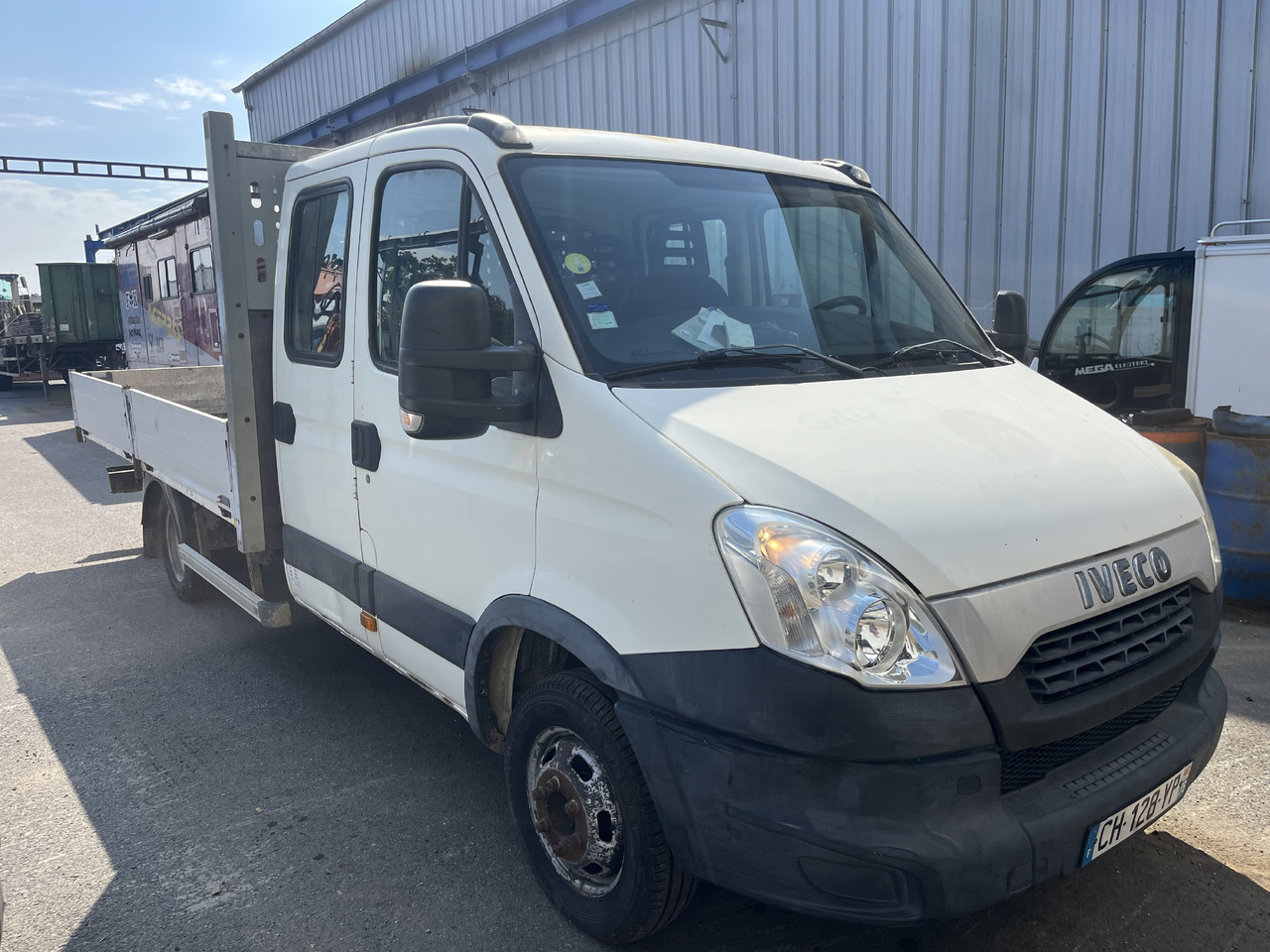 Iveco Daily 35c13 double cabine plateau - Flatbed van: picture 2 Iveco Daily 35c13 double cabine plateau - Flatbed van: picture 2