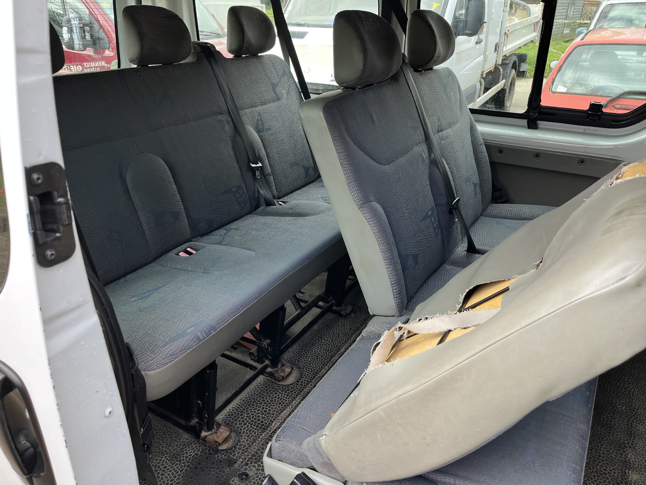 Renault Trafic 1L9 dci 80cv 9 places on lease Renault Trafic 1L9 dci 80cv 9 places: picture 7