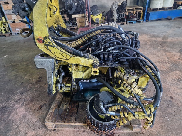 John Deere H 752 - Felling head: picture 2 John Deere H 752 - Felling head: picture 2