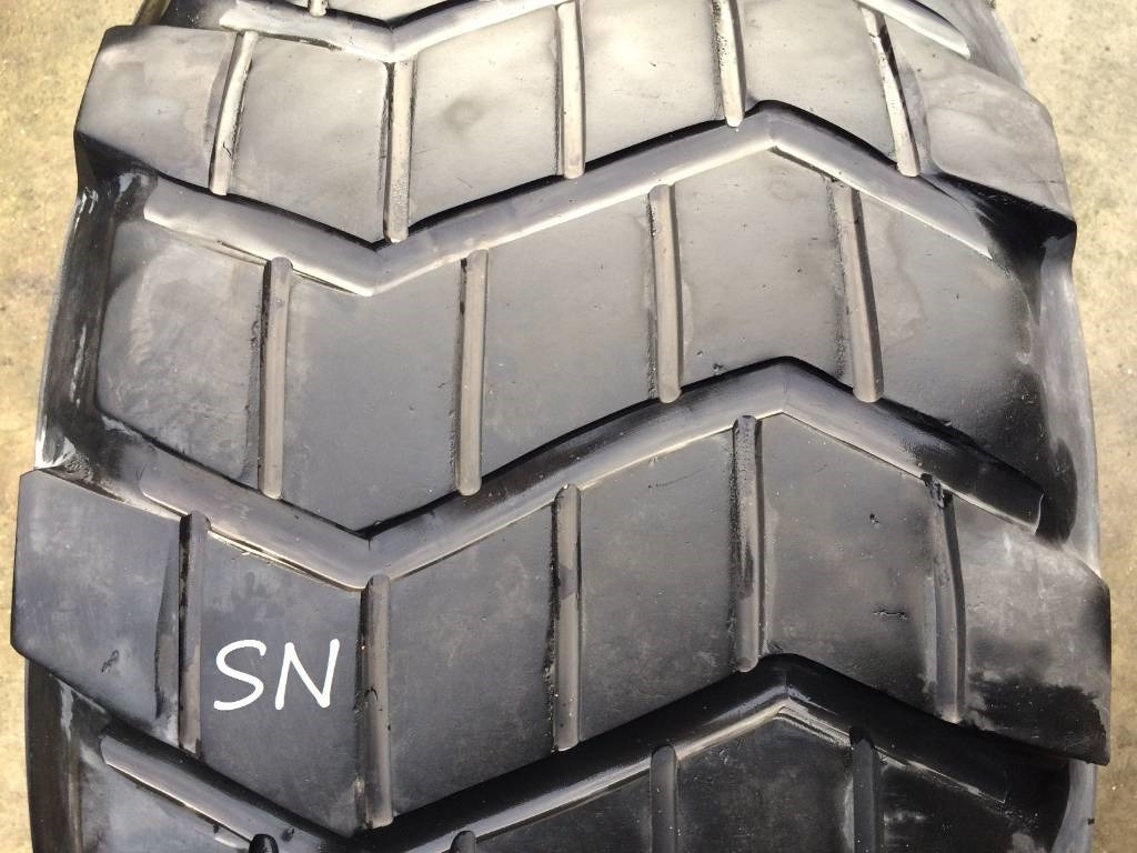Michelin 525/65R20.5 XS - USED REGROOVED - Tire for Agricultural machinery: picture 4 Michelin 525/65R20.5 XS - USED REGROOVED - Tire for Agricultural machinery: picture 4