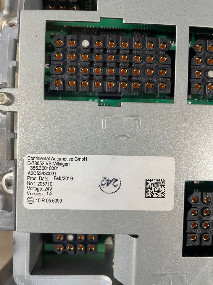 Continental Display Version 1.2 VDO 1366.30010001 D-Mux Citaro Bus Mux Knoten 13 - Electrical system for Bus: picture 2 Continental Display Version 1.2 VDO 1366.30010001 D-Mux Citaro Bus Mux Knoten 13 - Electrical system for Bus: picture 2