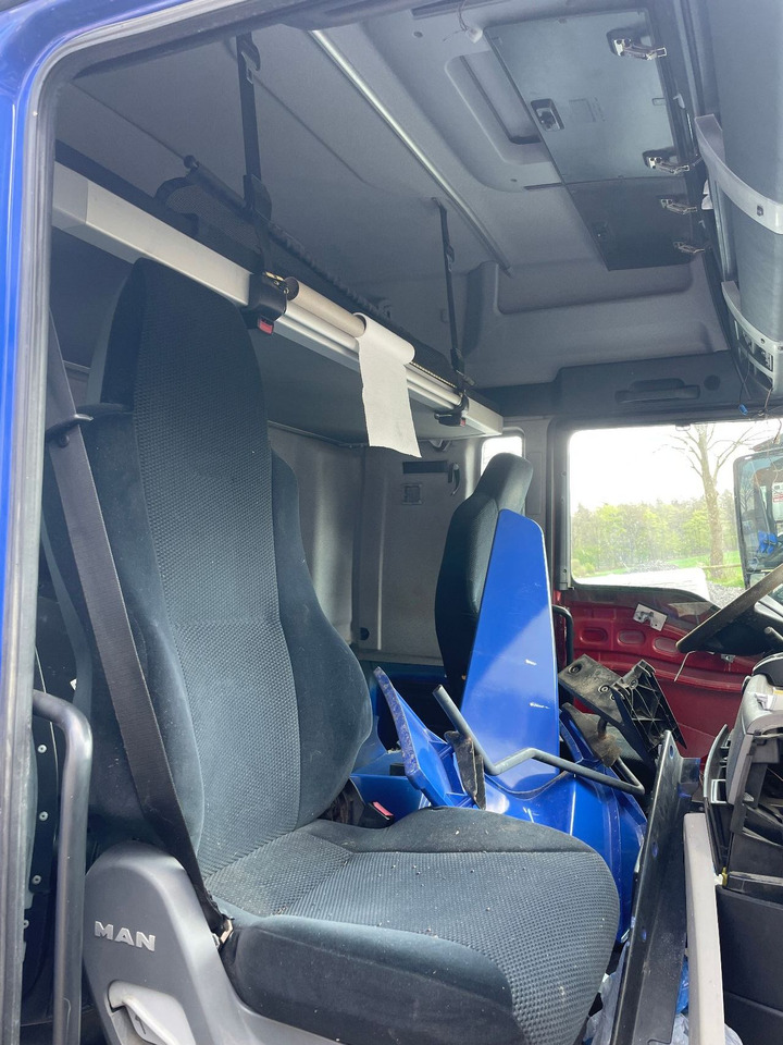 MAN Kabine MAN TGX 18.400 Euro 5 Bj. 2008 Fahrerhaus - Cab and interior for Truck: picture 5 MAN Kabine MAN TGX 18.400 Euro 5 Bj. 2008 Fahrerhaus - Cab and interior for Truck: picture 5