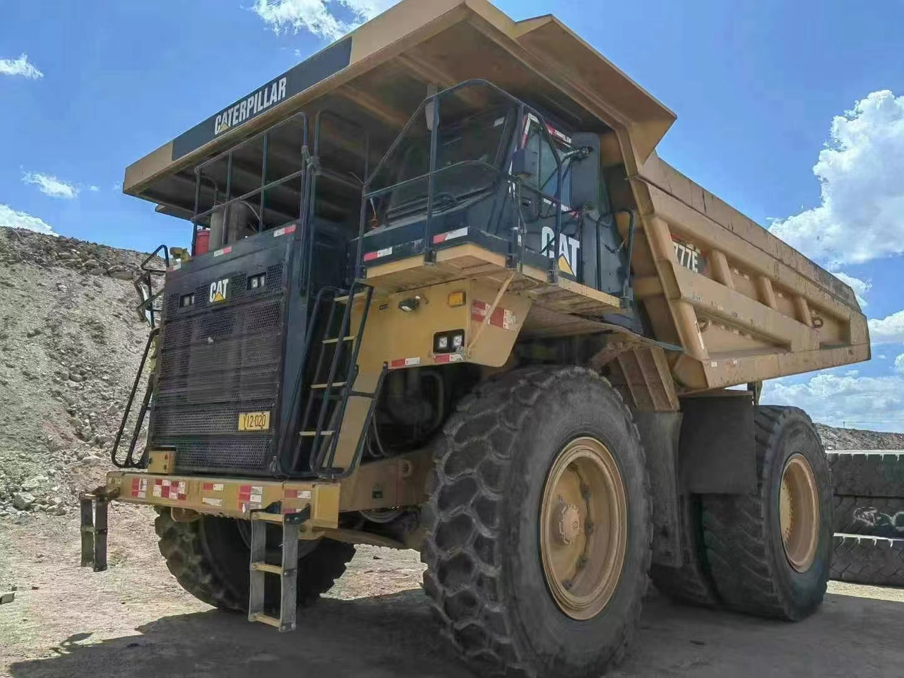 CATERPILLAR 777E - Rigid dumper/ Rock truck: picture 1 CATERPILLAR 777E - Rigid dumper/ Rock truck: picture 1