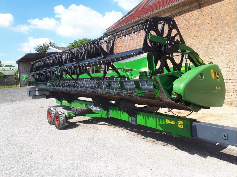 JOHN DEERE T660 - Combine harvester: picture 4 JOHN DEERE T660 - Combine harvester: picture 4