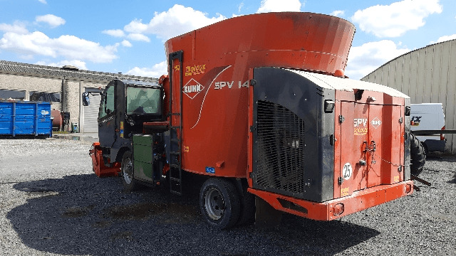 KUHN SPV14 - Forage mixer wagon: picture 2 KUHN SPV14 - Forage mixer wagon: picture 2