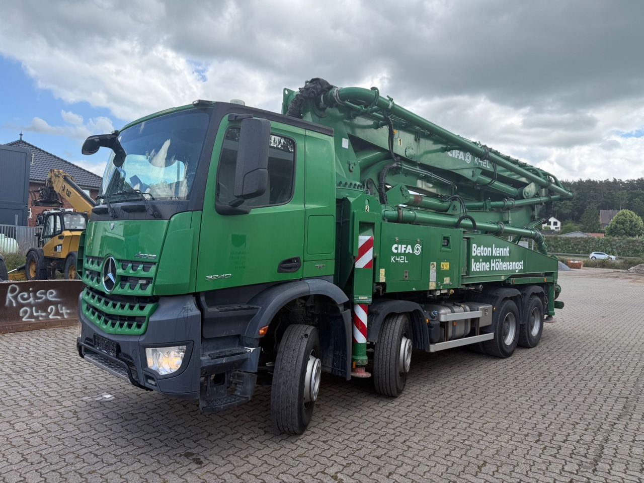 Mercedes-Benz Mercedes 32.40 CIFA K 42 L Betonpumpe - Concrete pump truck: picture 1 Mercedes-Benz Mercedes 32.40 CIFA K 42 L Betonpumpe - Concrete pump truck: picture 1