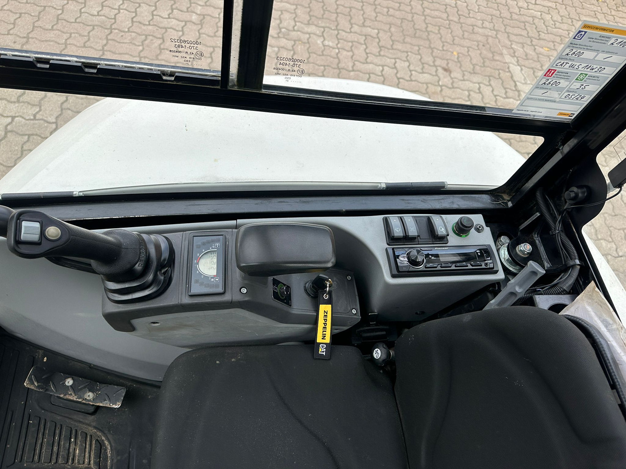 CAT 302.7 DCR Mini excavator, 2 Buckets, TOP !!! on lease CAT 302.7 DCR Mini excavator, 2 Buckets, TOP !!!: picture 10 CAT 302.7 DCR Mini excavator, 2 Buckets, TOP !!! on lease CAT 302.7 DCR Mini excavator, 2 Buckets, TOP !!!: picture 10