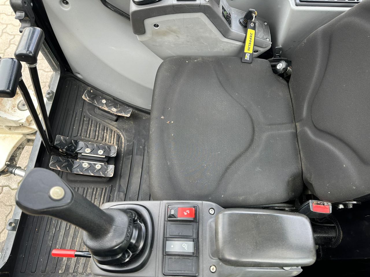 CAT 302.7 DCR Mini excavator, 2 Buckets, TOP !!! on lease CAT 302.7 DCR Mini excavator, 2 Buckets, TOP !!!: picture 11 CAT 302.7 DCR Mini excavator, 2 Buckets, TOP !!! on lease CAT 302.7 DCR Mini excavator, 2 Buckets, TOP !!!: picture 11