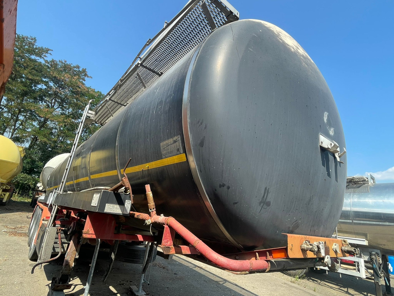 HENDRICK BITUMEN SEMI-TRAILER - Tank semi-trailer: picture 3 HENDRICK BITUMEN SEMI-TRAILER - Tank semi-trailer: picture 3
