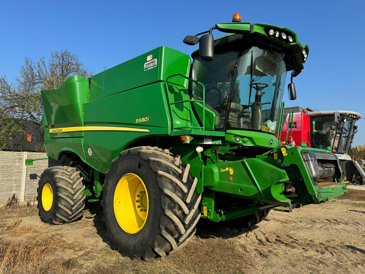 John Deere S680i combine + 635X Header + Zurn trailer - Combine harvester: picture 1 John Deere S680i combine + 635X Header + Zurn trailer - Combine harvester: picture 1