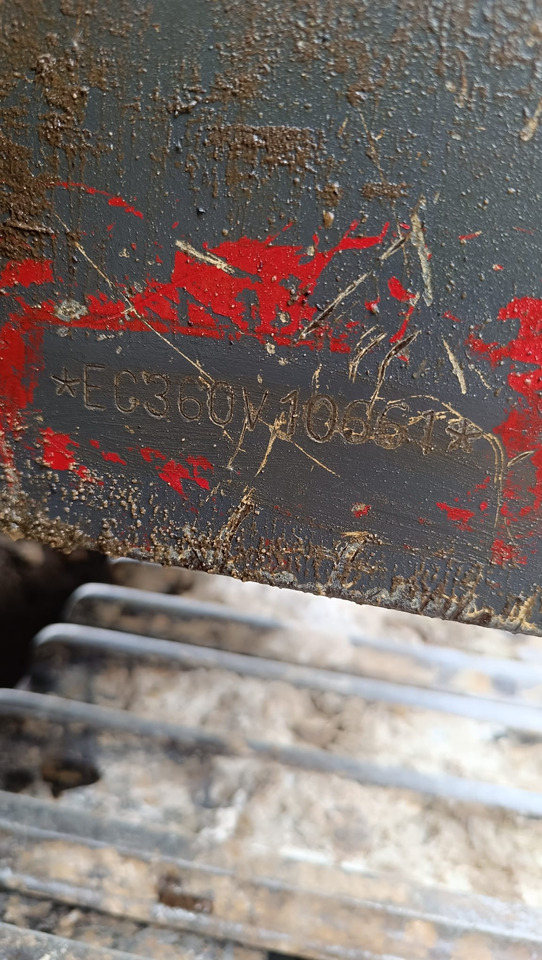 Crawler excavator VOLVO EC 360 EXCAVATOR: picture 13