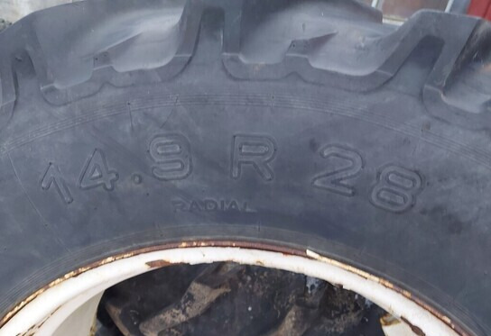 14.9R28 rengas - Valtra - Tire for Farm tractor: picture 4 14.9R28 rengas - Valtra - Tire for Farm tractor: picture 4