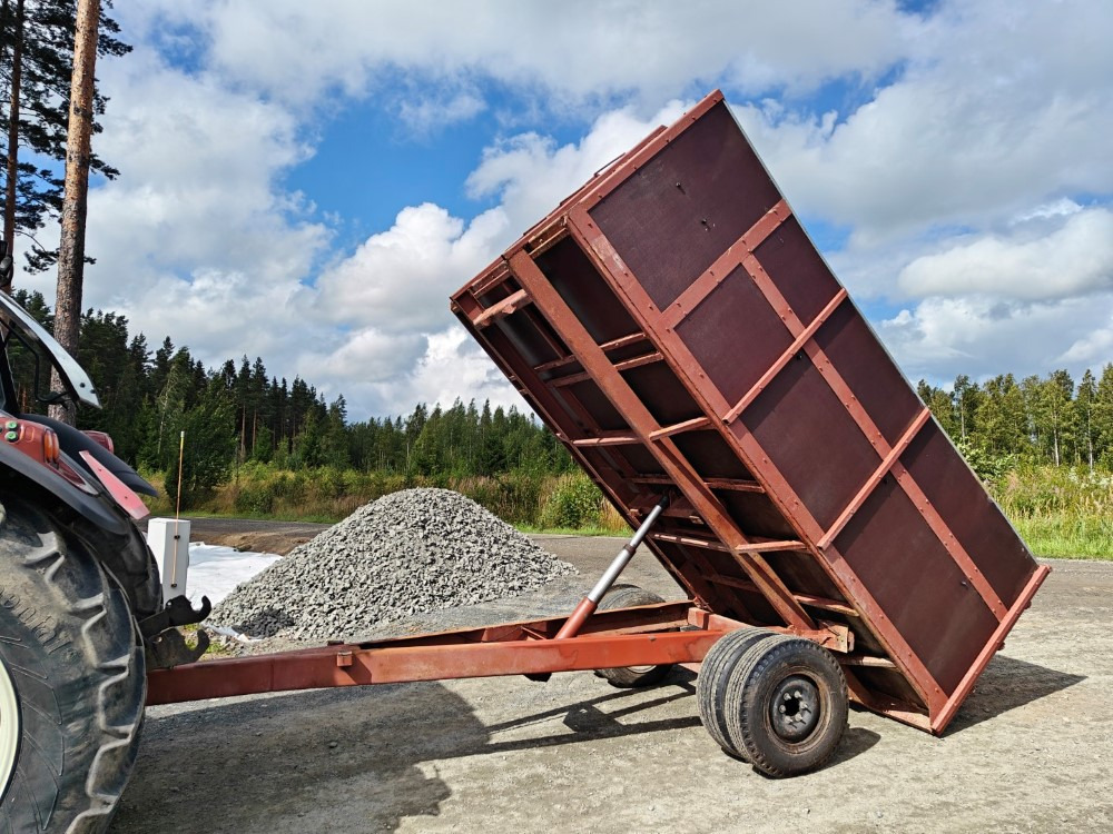 Kippikärry 1-akselinen - n. 93 HL Siisti ja näppärä - Katso video! - Farm tipping trailer/ Dumper: picture 1 Kippikärry 1-akselinen - n. 93 HL Siisti ja näppärä - Katso video! - Farm tipping trailer/ Dumper: picture 1
