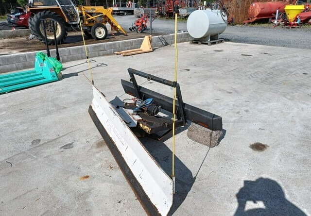 Lumilevy 230cm - vinssillä - Snow plough for Agricultural machinery: picture 2 Lumilevy 230cm - vinssillä - Snow plough for Agricultural machinery: picture 2