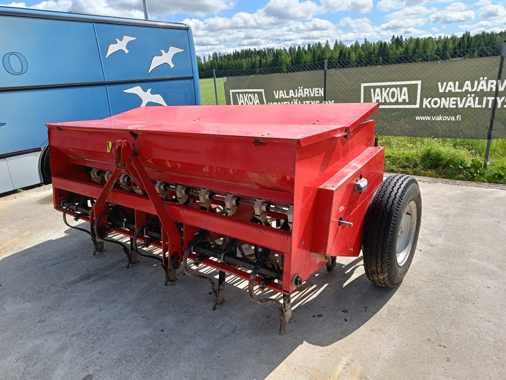 Simulta Junkkari 250cm kylvölannoitin - Combine seed drill: picture 1 Simulta Junkkari 250cm kylvölannoitin - Combine seed drill: picture 1