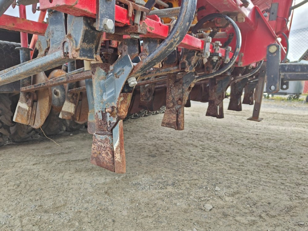 Combine seed drill Simulta-Junkkari 3000T - takapyöräkone - kiekkovantaat takana: picture 7