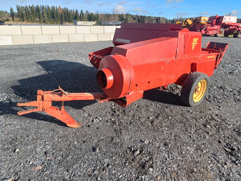 WELGER AP42 - Square baler: picture 1 WELGER AP42 - Square baler: picture 1