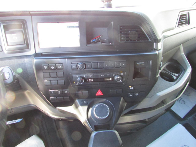 MAN TGX 18.470 4x2 LL SA - Tractor unit: picture 5 MAN TGX 18.470 4x2 LL SA - Tractor unit: picture 5