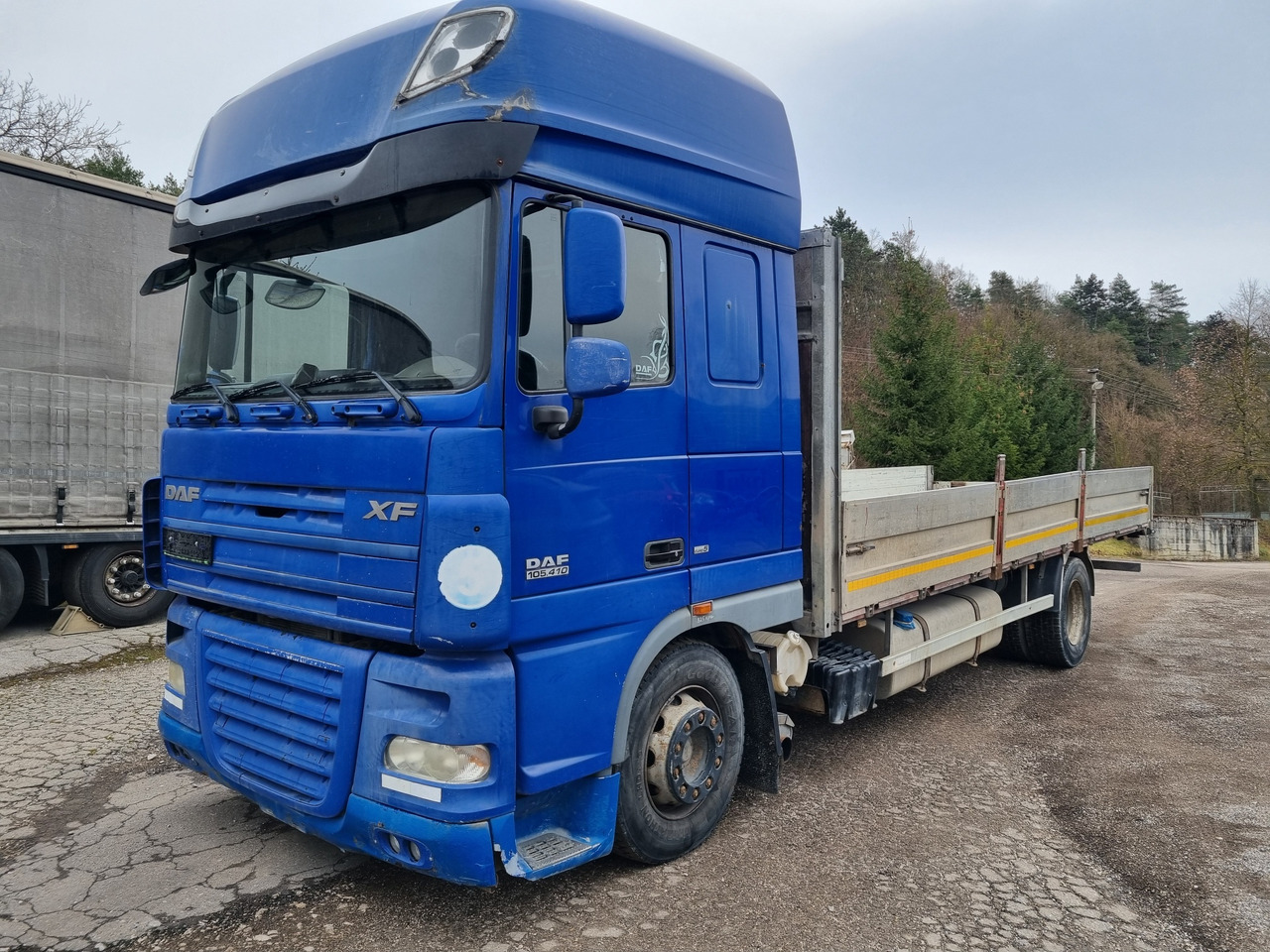 DAF XF 105.410 LD 4x2 EURO5 automat - Dropside/ Flatbed truck: picture 1 DAF XF 105.410 LD 4x2 EURO5 automat - Dropside/ Flatbed truck: picture 1