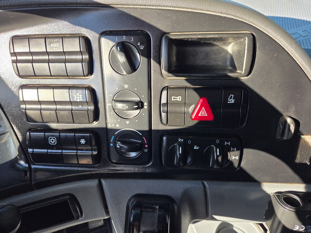 MERCEDES-BENZ  - Cab chassis truck: picture 5 MERCEDES-BENZ  - Cab chassis truck: picture 5