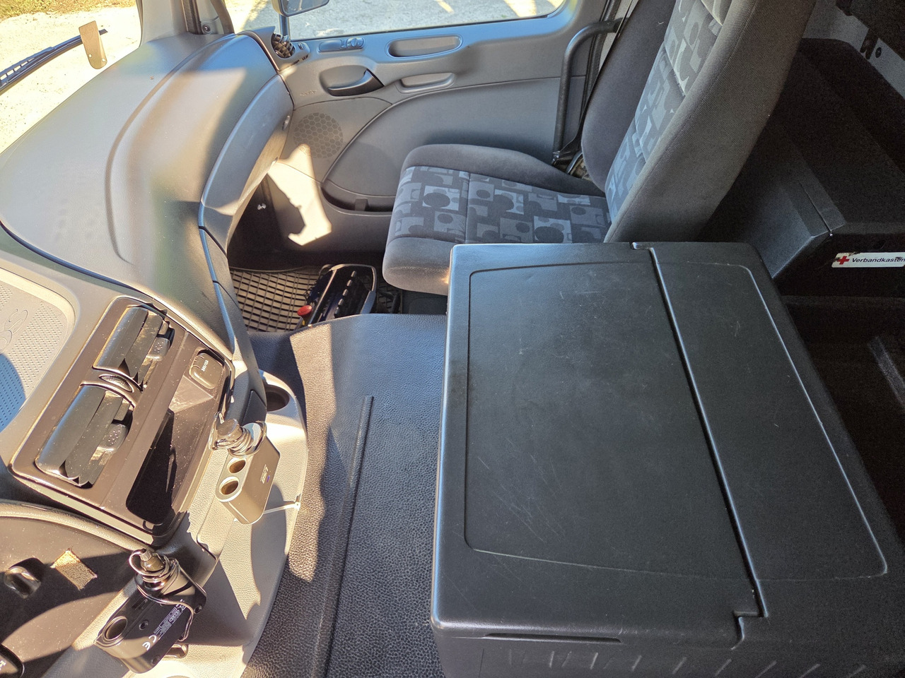 MERCEDES-BENZ  - Cab chassis truck: picture 4 MERCEDES-BENZ  - Cab chassis truck: picture 4