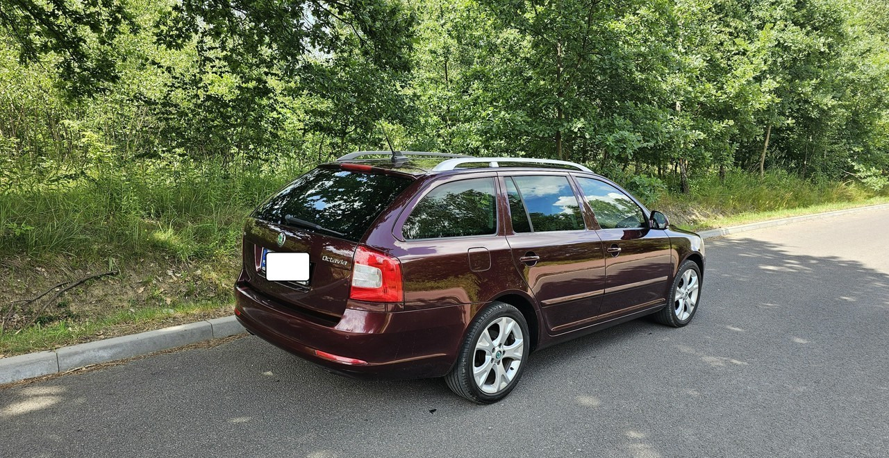 Skoda Octavia II bogate wyposażenie *niski przebieg*FV vat 23%* - Station wagon: picture 4 Skoda Octavia II bogate wyposażenie *niski przebieg*FV vat 23%* - Station wagon: picture 4