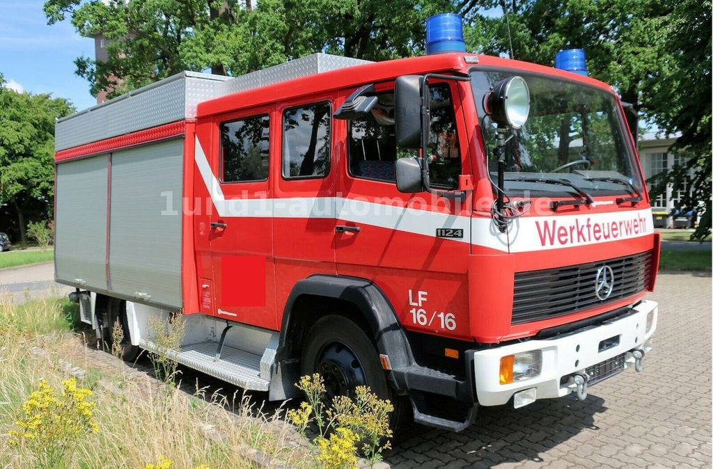Mercedes-Benz 1124 F Feuerwehr LF 16/16 Pumpe Tank Haspel 1124 F Feuerwehr LF 16/16 Pumpe Tank Haspel - Fire truck: picture 2 Mercedes-Benz 1124 F Feuerwehr LF 16/16 Pumpe Tank Haspel 1124 F Feuerwehr LF 16/16 Pumpe Tank Haspel - Fire truck: picture 2