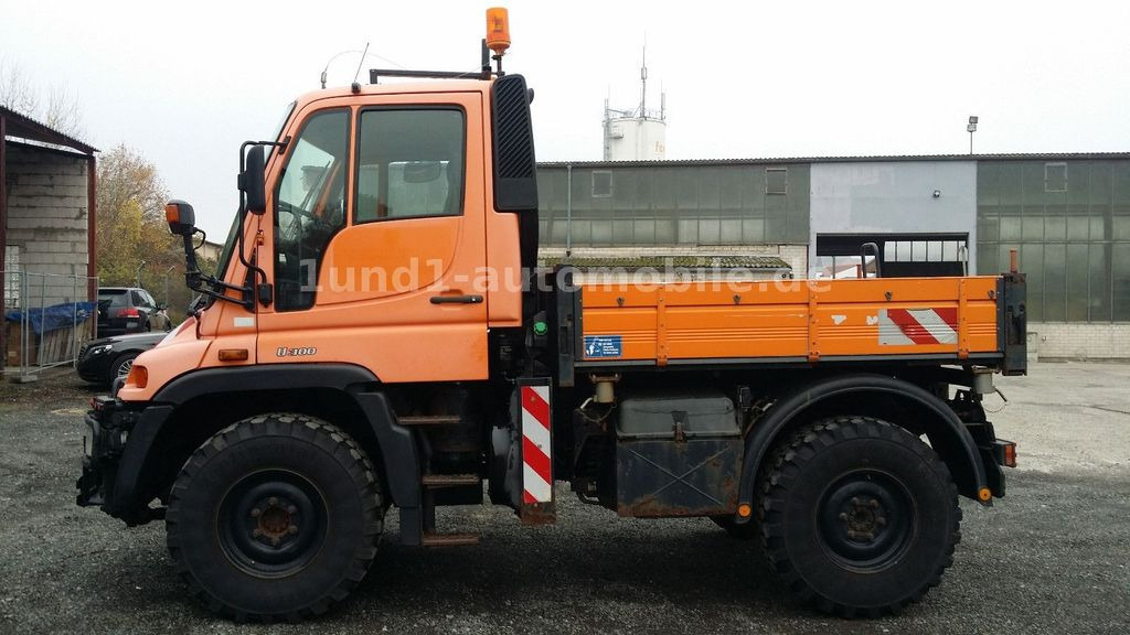 Unimog U 300 Kipper Zugmaschine Kommunalhydraulik U 500 400 U 300 Kipper Zugmaschine Kommunalhydraulik U 500 400 - Municipal/ Special vehicle: picture 5 Unimog U 300 Kipper Zugmaschine Kommunalhydraulik U 500 400 U 300 Kipper Zugmaschine Kommunalhydraulik U 500 400 - Municipal/ Special vehicle: picture 5