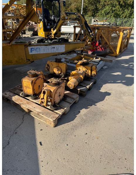 Liebherr driven boogies - 35/50/63K - Self-erecting tower crane: picture 1 Liebherr driven boogies - 35/50/63K - Self-erecting tower crane: picture 1