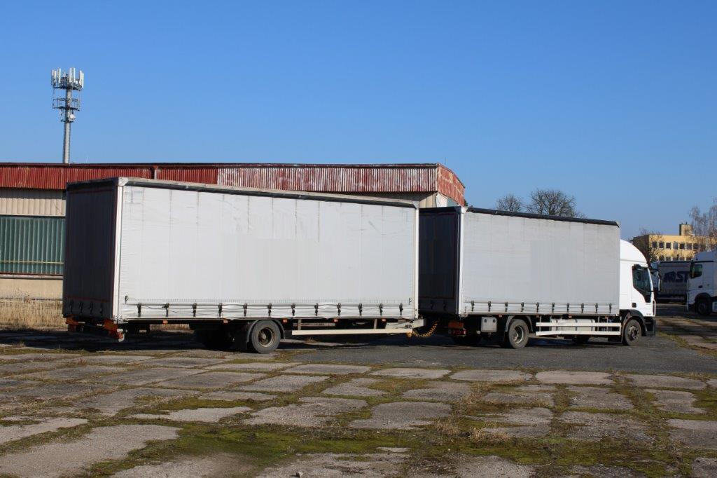 Iveco Eurocargo 120E250 - Curtainsider truck: picture 2 Iveco Eurocargo 120E250 - Curtainsider truck: picture 2