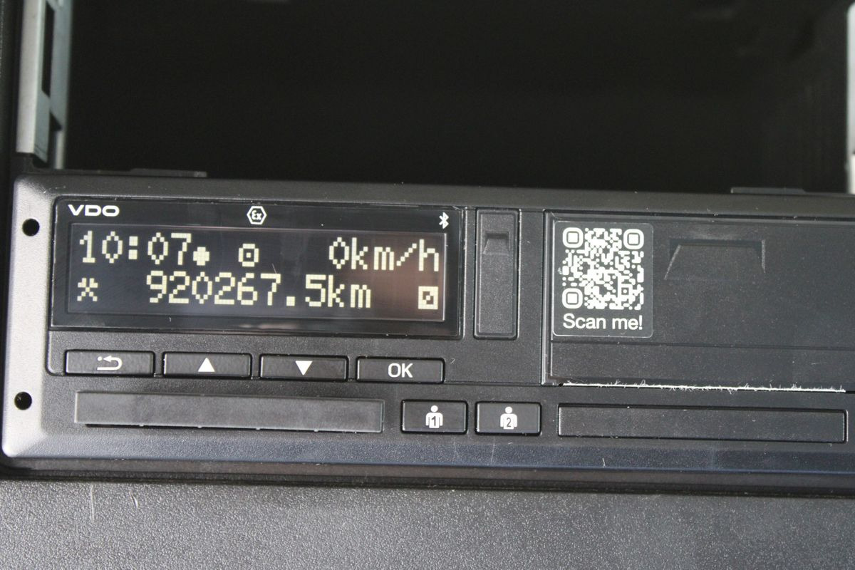 Tractor unit Mercedes-Benz Actros 1845: picture 12