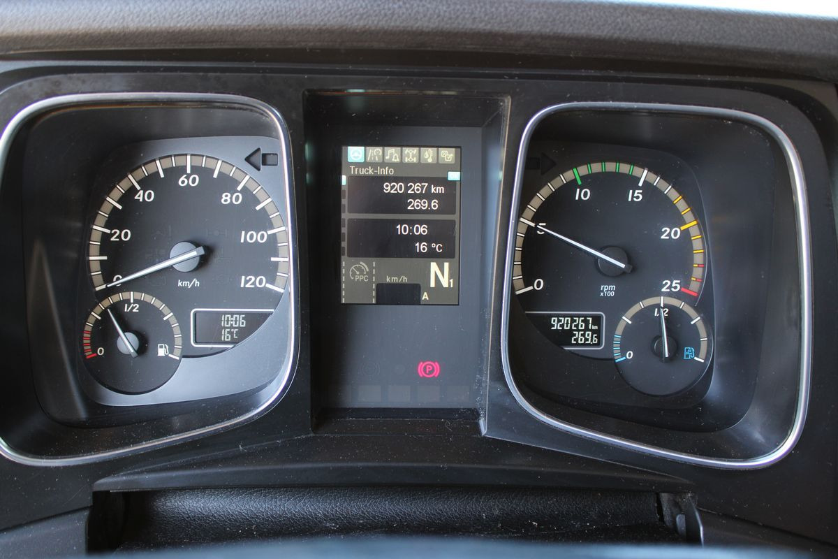 Tractor unit Mercedes-Benz Actros 1845: picture 10