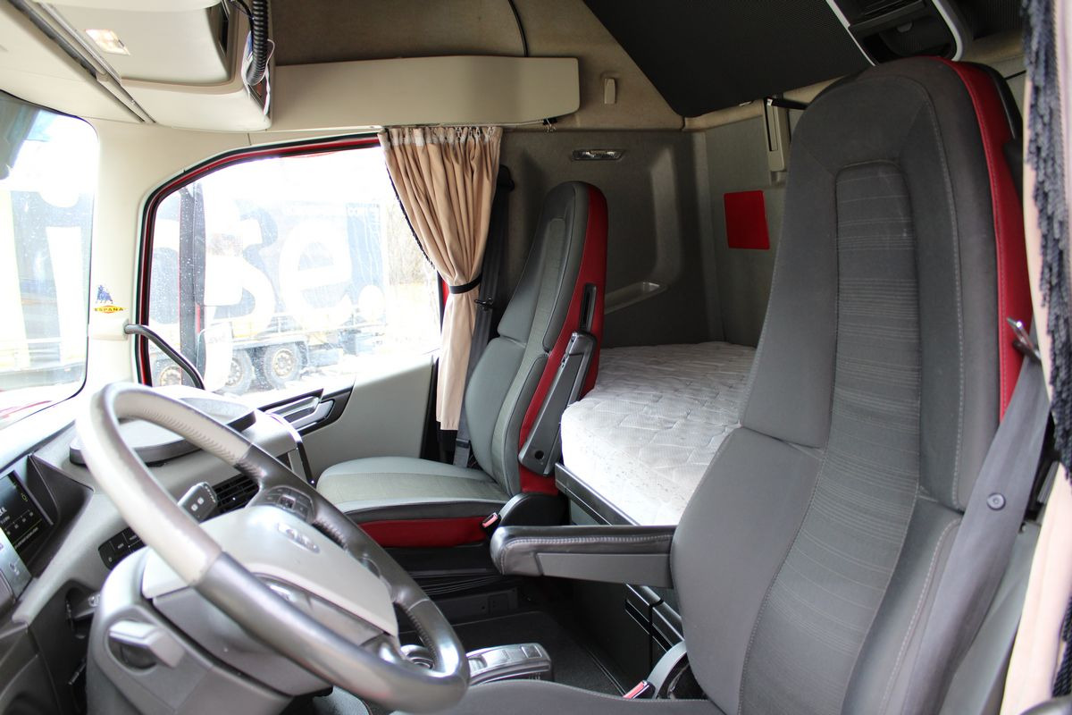 Tractor unit Volvo FH500: picture 7