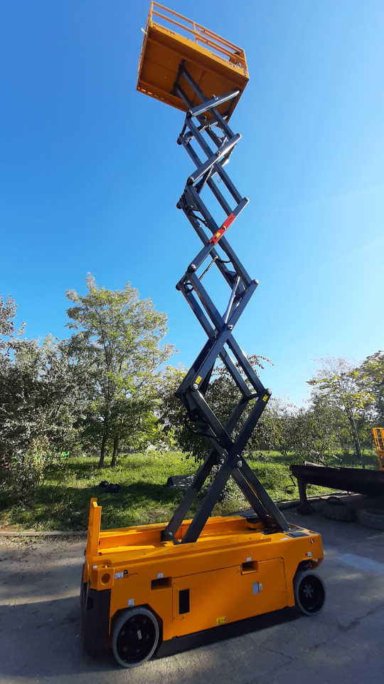 HAULOTTE Compact 12 AE - Scissor lift: picture 4 HAULOTTE Compact 12 AE - Scissor lift: picture 4