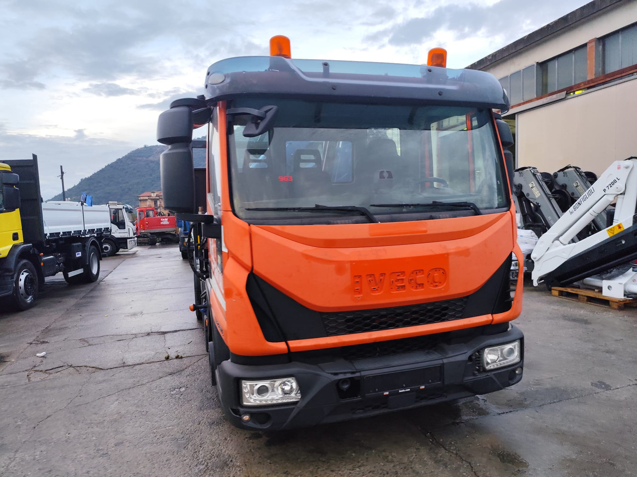 Crane truck, Tipper IVECO EUROCARGO 120-90L: picture 32 Crane truck, Tipper IVECO EUROCARGO 120-90L: picture 32