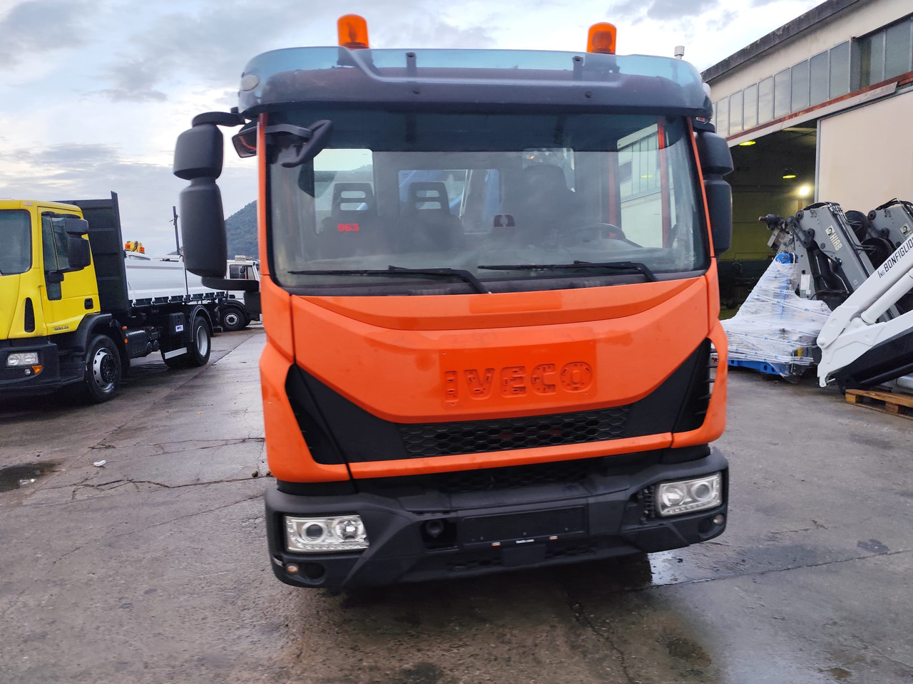 Crane truck, Tipper IVECO EUROCARGO 120-90L: picture 33 Crane truck, Tipper IVECO EUROCARGO 120-90L: picture 33