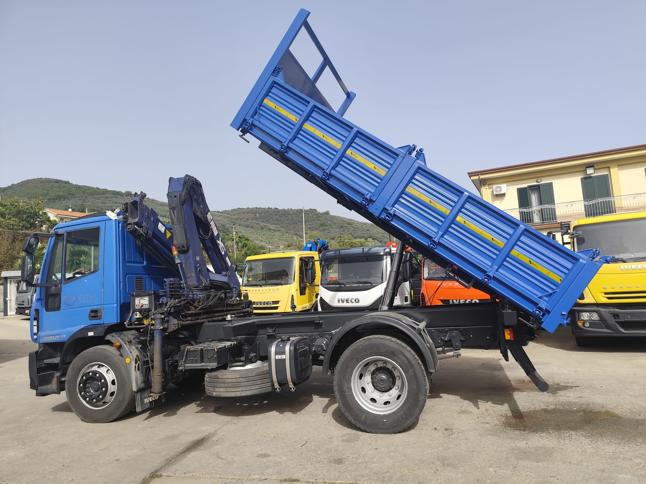 IVECO EUROCARGO 190EL28 - Crane truck: picture 5 IVECO EUROCARGO 190EL28 - Crane truck: picture 5