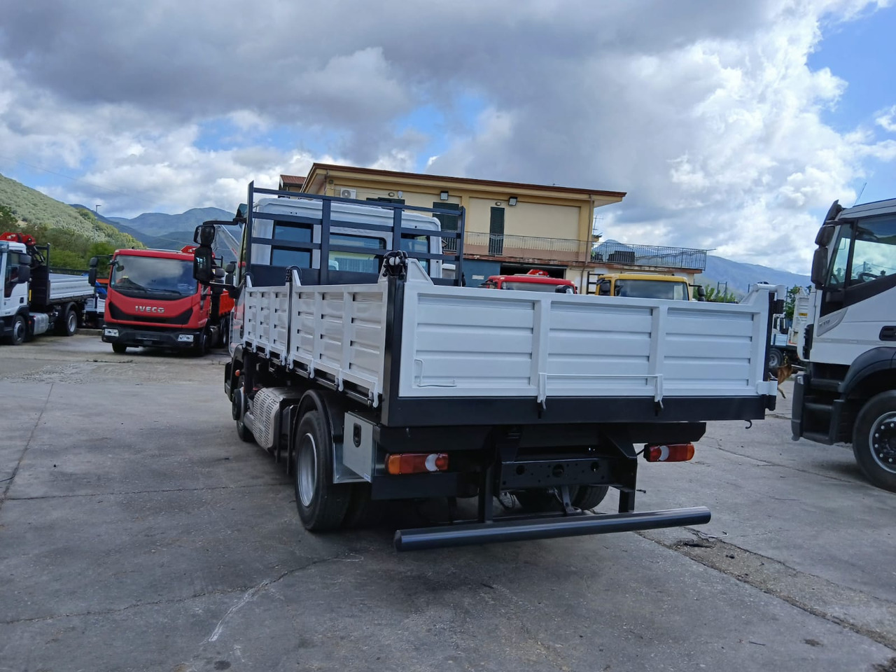 IVECO EUROCARGO 75-210 on lease IVECO EUROCARGO 75-210: picture 18 IVECO EUROCARGO 75-210 on lease IVECO EUROCARGO 75-210: picture 18