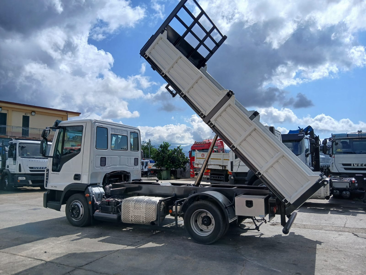 IVECO EUROCARGO 75-210 on lease IVECO EUROCARGO 75-210: picture 32 IVECO EUROCARGO 75-210 on lease IVECO EUROCARGO 75-210: picture 32