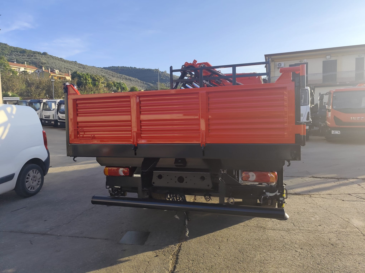 Crane truck, Tipper IVECO EUROCARGO 80-190: picture 13