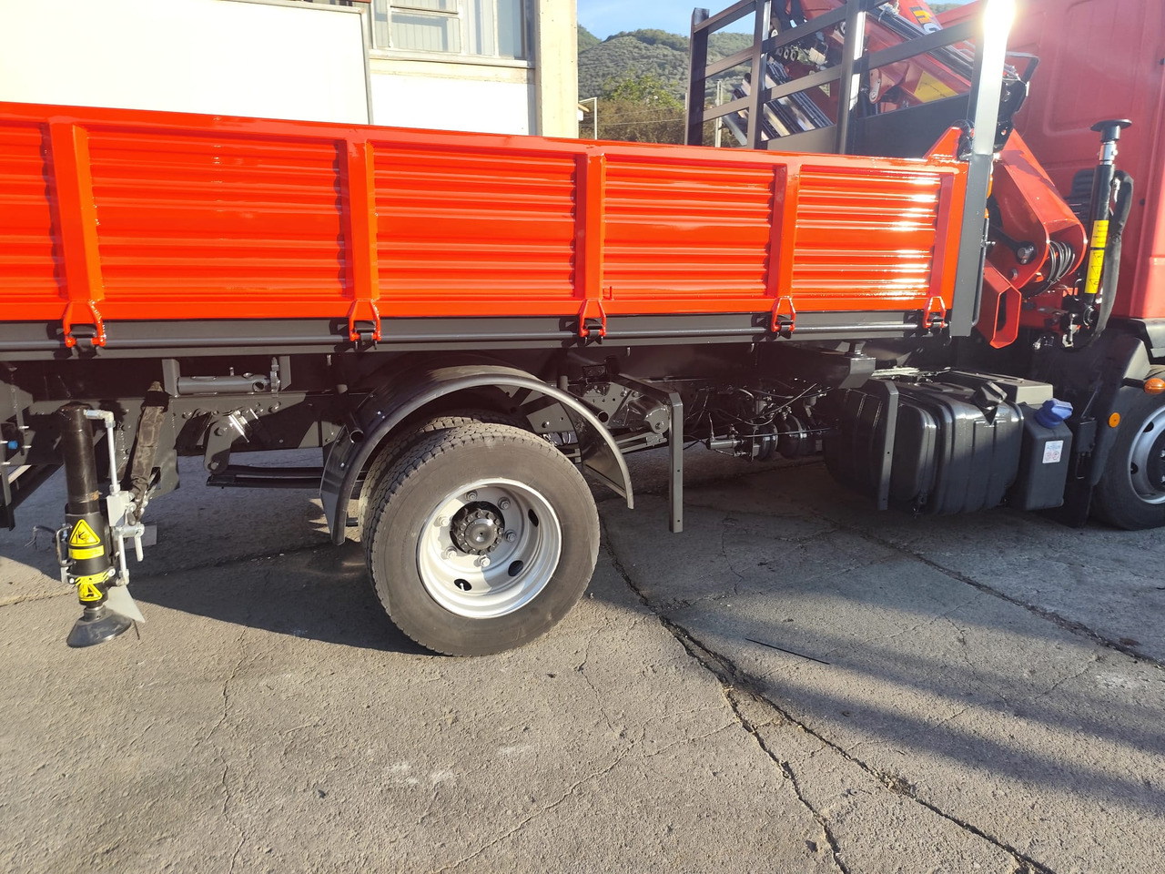 Crane truck, Tipper IVECO EUROCARGO 80-190: picture 17