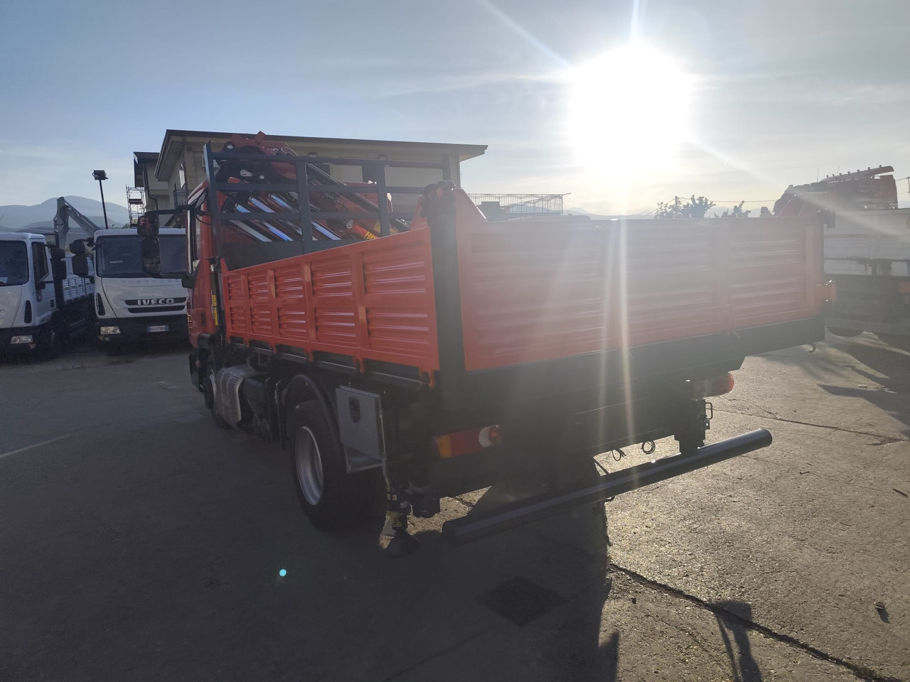 Crane truck, Tipper IVECO EUROCARGO 80-190: picture 12