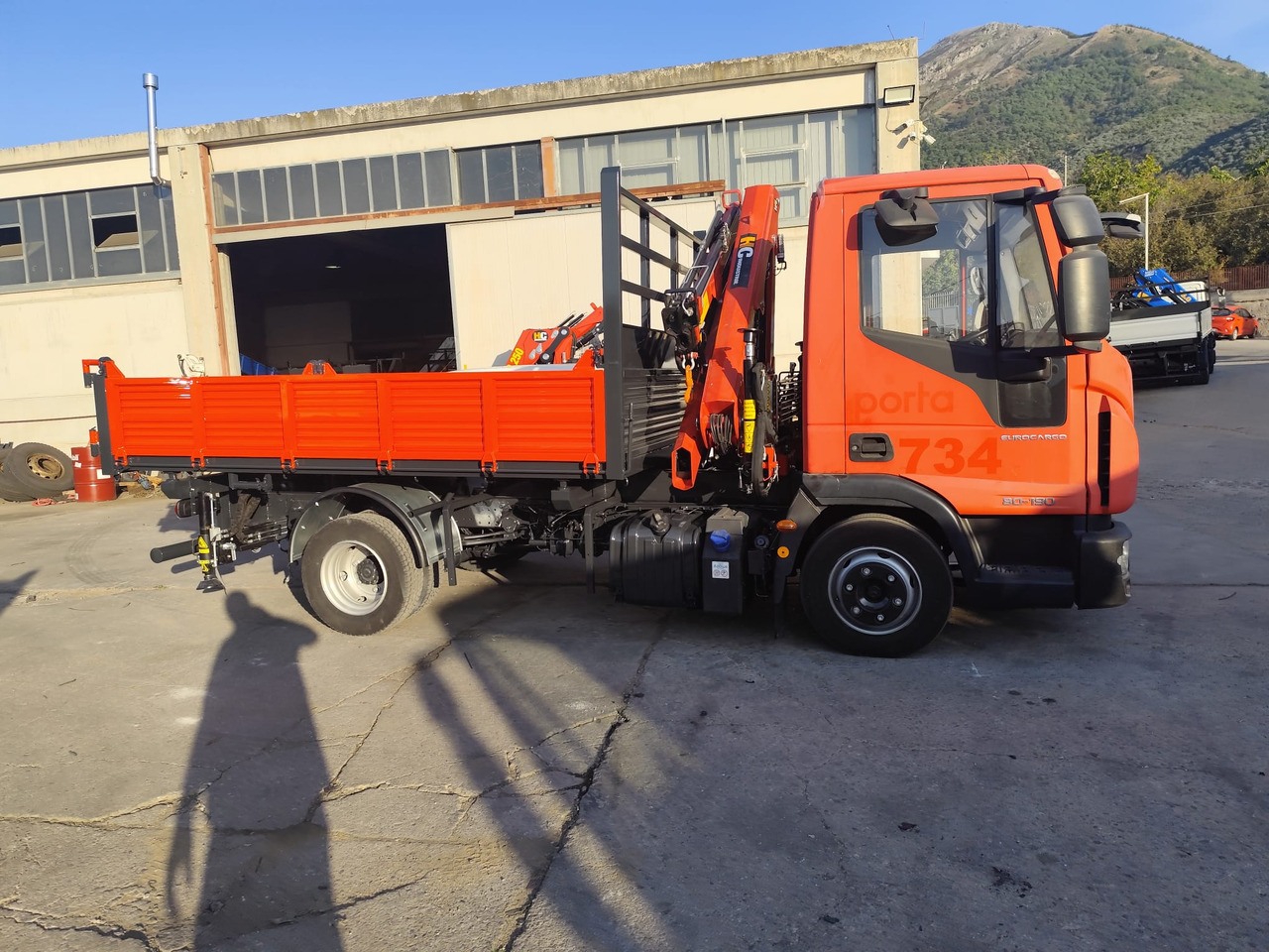 Crane truck, Tipper IVECO EUROCARGO 80-190: picture 18